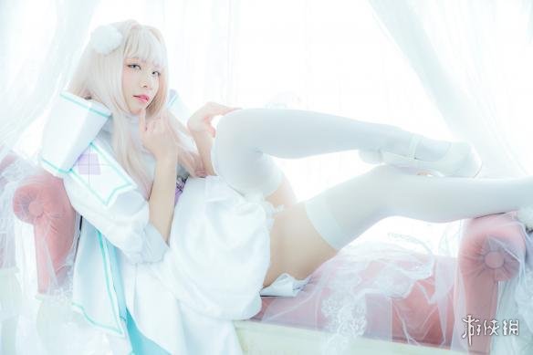 可爱白丝内衣_内衣美女