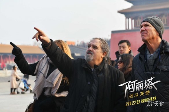 《阿丽塔:战斗天使》曝官方中国独家海报 逆天