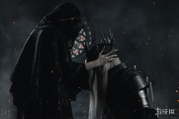 国外小哥COS《黑魂3》洛里安、洛斯里克 基情超还原