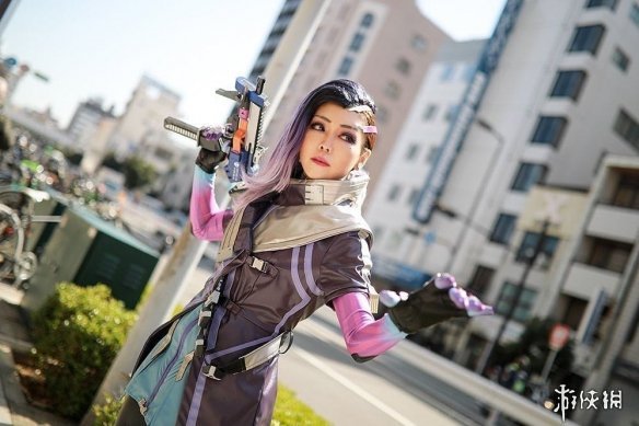 日本美女COS《守望先锋》黑影 神似邓紫棋一脸傲娇