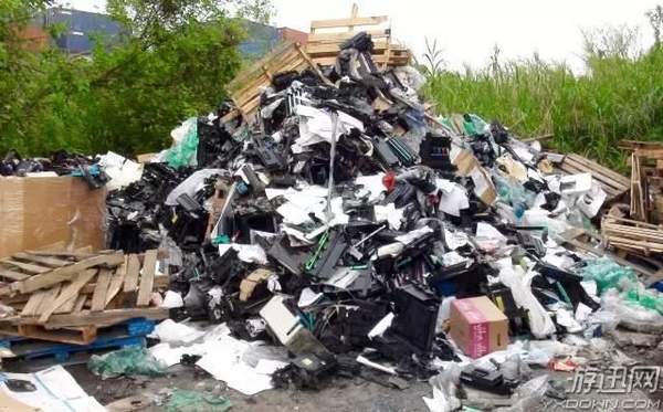 这位程序猿每晚出去捡垃圾 年收入竟可达到60万美元