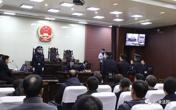 新会员送彩金娱乐·《潜艇总动员》终极海报预告双发 多重看点锁定欢乐六一