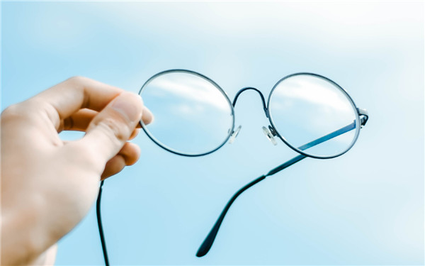 眼镜防雾小妙招 让你不再为镜片起雾而烦恼