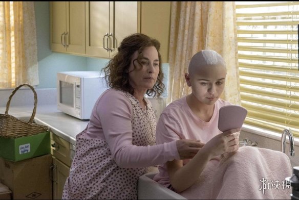 真实事件改编,女儿指使男朋友杀了亲妈,大家却说干的漂亮