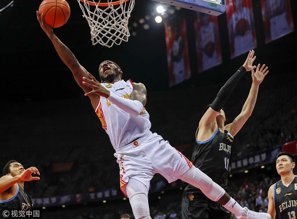 19:35直播CBA:江苏队坐拥主场 竭尽全力迎战