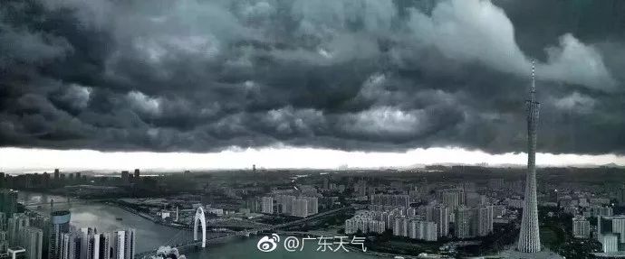 搞笑暴雨P图又火了,惊动了广州公安!