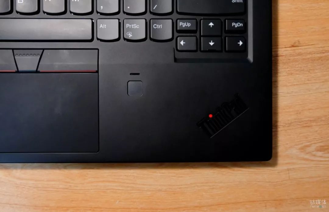 x1carbon2018,x1carbon2019 thinkpad x1 carbon 2018 配备了快速充电技术,可以在关机状态下,1