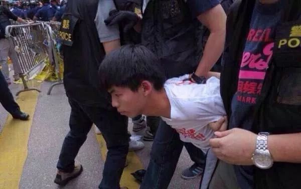 必赢手机投注开户_新内阁“换血”安倍政府修宪变容易了吗?