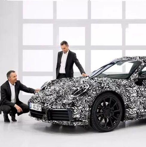 只知道保时捷911？992不了解的话就太逊了！