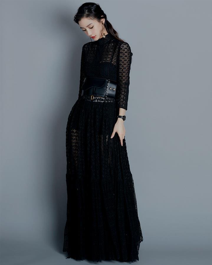 Angelababy精致礼服宽腰带 不对称耳环个性优雅