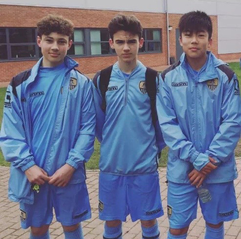 17岁中国小将何朕宇转会狼队,英超的目标原来