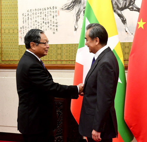 2018年6月28日，国务委员兼外交部长王毅在北京会见缅甸国务资政府部部长觉丁瑞。