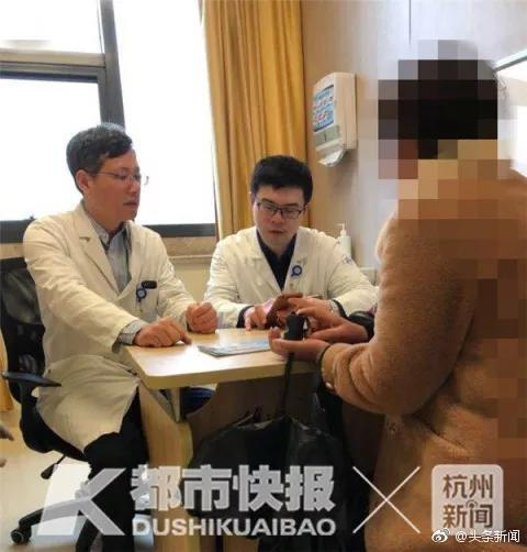 老人:我寻思这玩意没人要 轻松一刻2月27日晚间版