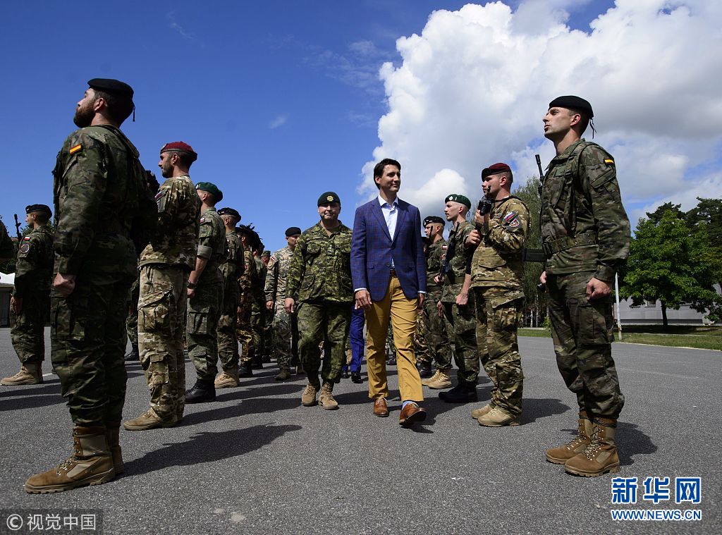 特鲁多北约峰会前夕造访拉脱维亚军事基地 与士兵一同跑步锻炼