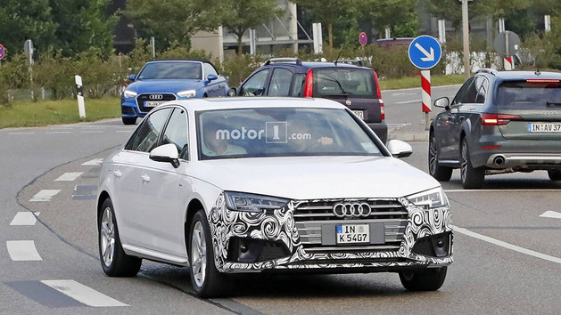 奥迪新款A4L路试谍照曝光 外形小幅改动