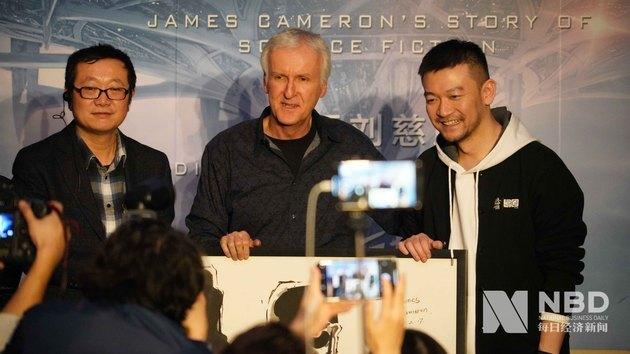 当卡梅隆和刘慈欣谈论《三体》时，他们在谈论什么?