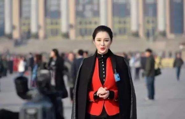 www.bet3652.com-俄罗斯发力,新型核航母可搭载60架舰载机,网友却问:钱呢?