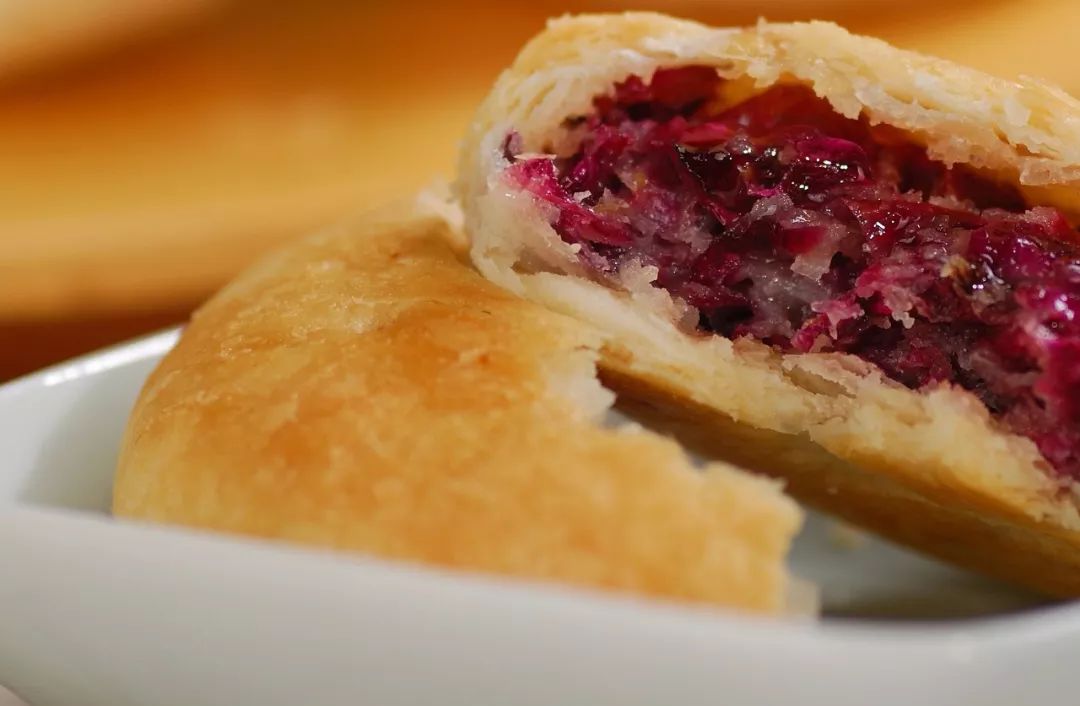 安宁八街“山云彩”玫瑰鲜花饼味道醇香四溢