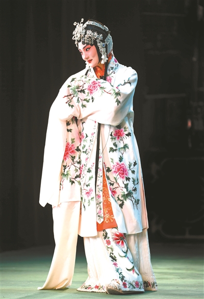 张火丁“把场” 话不多 心忐忑