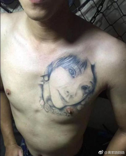 不让女大学生穿紧身裤? 每日轻松一刻3月31日周末版