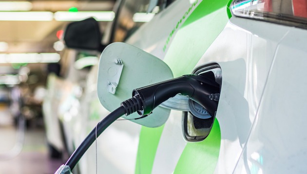 电动车暗战打响  续航能力成“紧箍咒”