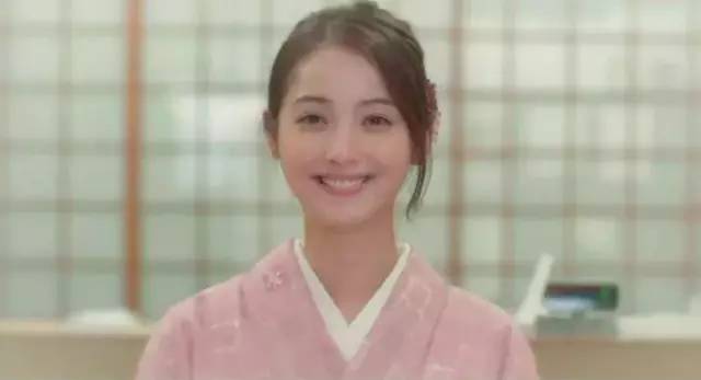 佐佐木希人生自带光环 为人妻人母后气质愈发成熟