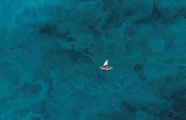 别给孩子的童年，过早地带上枷锁