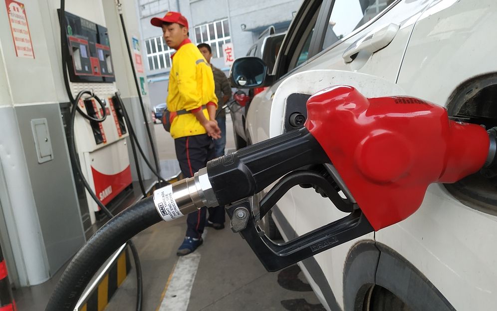 加满一箱油少花6元 今年汽油累计涨幅为215元/吨