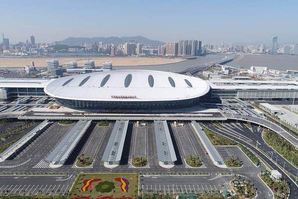 港珠澳大桥珠海口岸本月30日具备通车条件