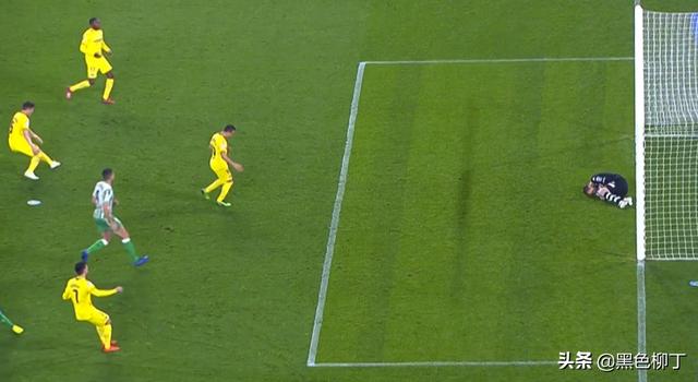 西甲神队已濒临降级!34岁老妖罚丢救命点球,躲