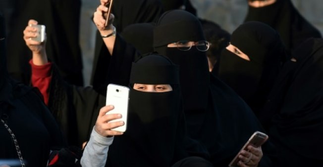沙特阿拉伯出新规：偷看配偶手机会被判一年监禁