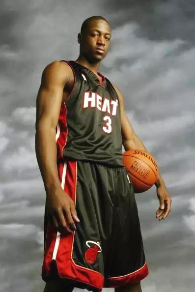 华体HTH体育官方|本溪棋牌|NBA现役十大巨星排行（成就+实力）第一众望所归