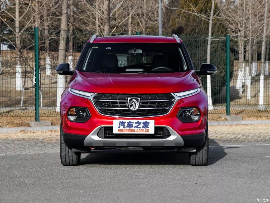 预算不够还想买SUV?这台爆款小型SUV售价7.68万，而且外观还好看！