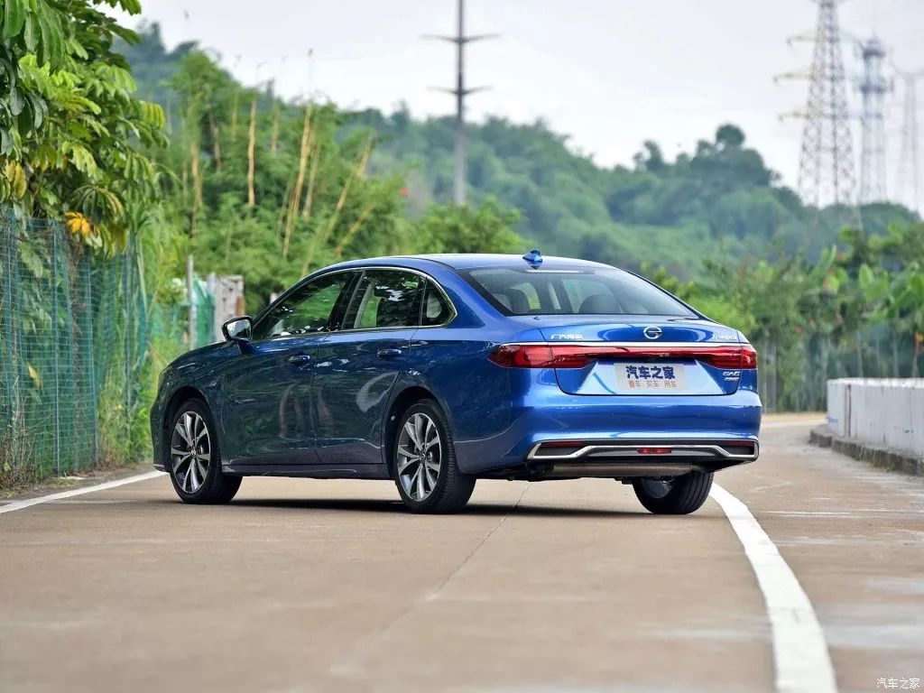 11.68万买中型车!车长近4.9米,比迈腾还长!