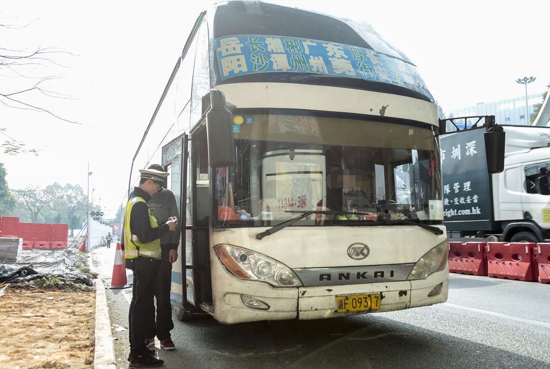 今起,全市八个春运执勤点启用,交警严查这些违法行为