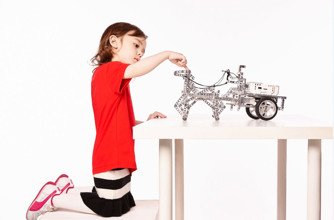 福利|实探贝尔机器人儿童学院,原来乐高课不只