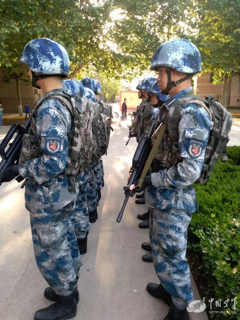 这群利剑军医特战队的小哥哥,不止是有点帅