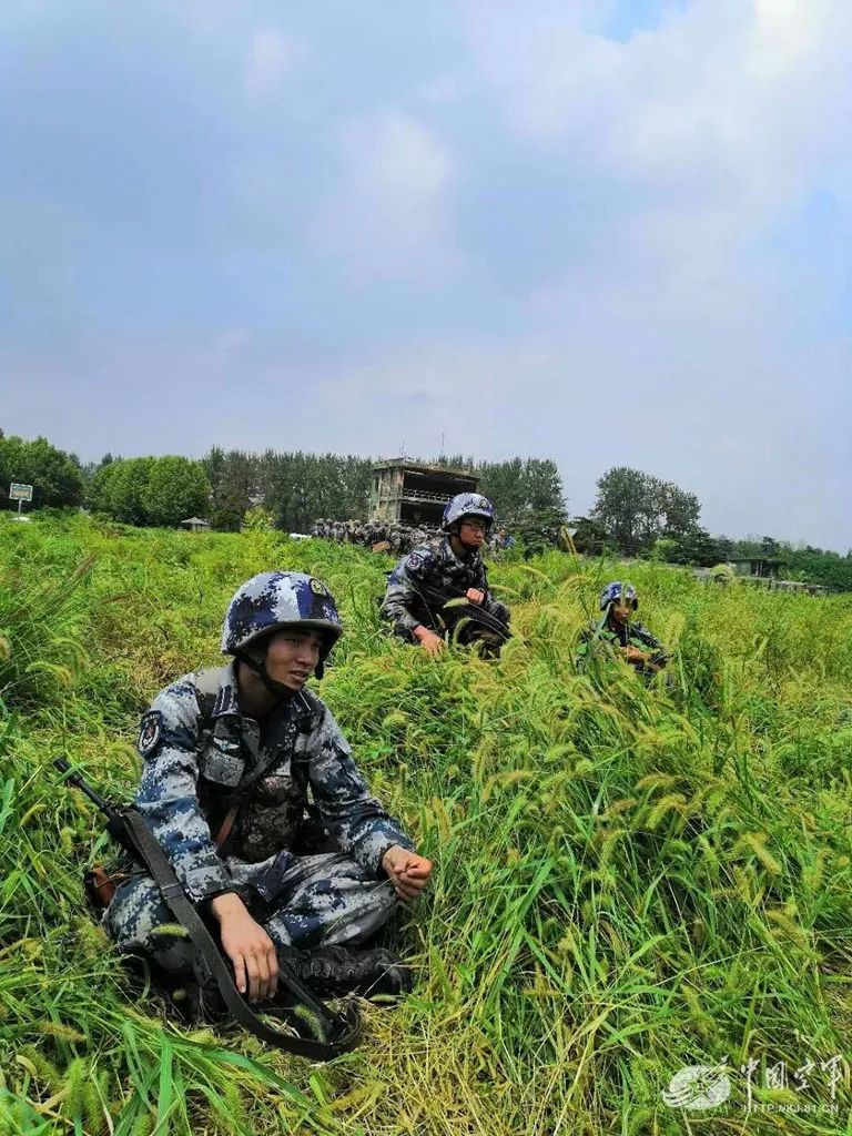 这群利剑军医特战队的小哥哥,不止是有点帅