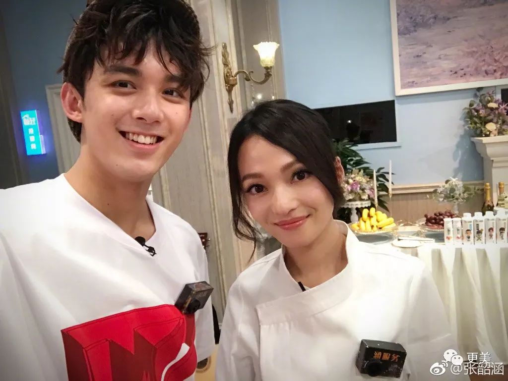 36岁的她和19岁的小鲜肉吴磊合照,也看不出来两人有差17岁那么多