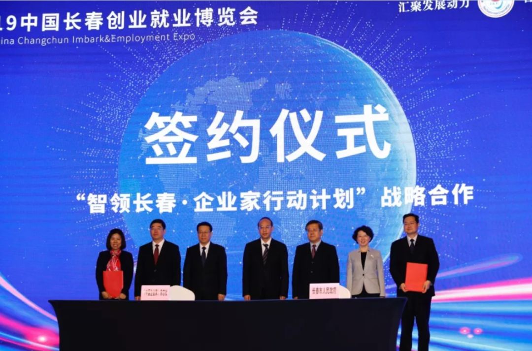 亚洲宝马官方娱乐,西溪湿地的柿子开始红啦!送你上天空,氦气球上看红柿子
