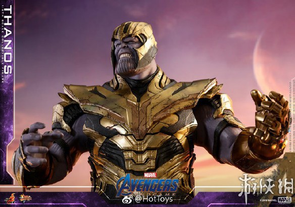 《复仇者联盟4》灭霸人偶 双刃大剑瞩目肌肉质感逼真