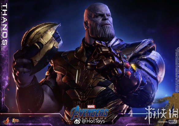 《复仇者联盟4》灭霸人偶 双刃大剑瞩目肌肉质感逼真