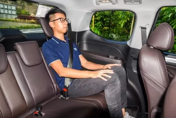 10几万想买靠谱7座车?这几台“国货”现在火得不行!
