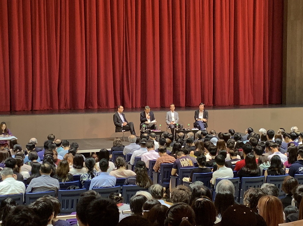 香港中文大学校长段崇智就近期社会事件和校友公开对话。图片来源：环球时报-环球网
