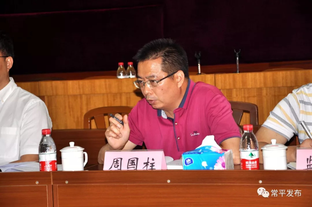 在了解白石岗村的相关情况后,朱默河,周国柱分别对该村如何深入开展好