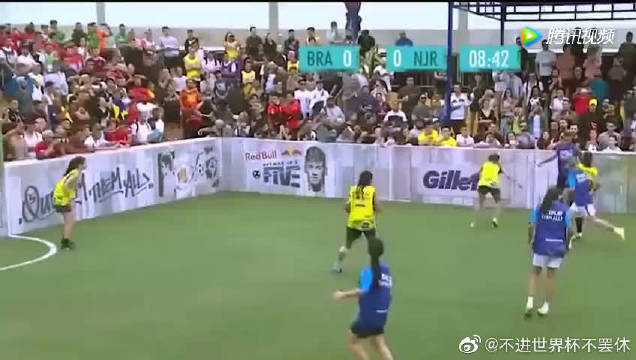 足球元老踢得过女子吗,足球元老踢得过女子吗知乎