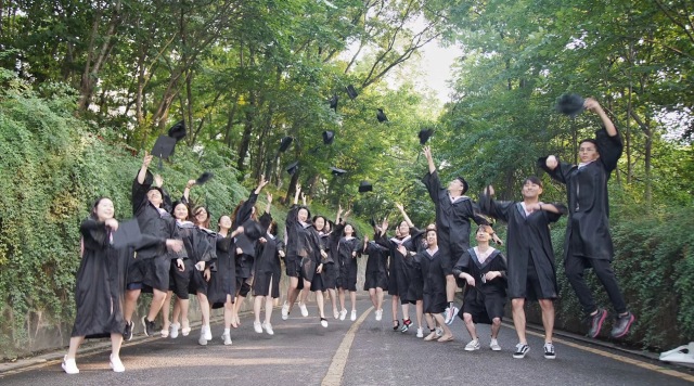 南艺毕业典礼隆重举行,学生请批最后一张假条