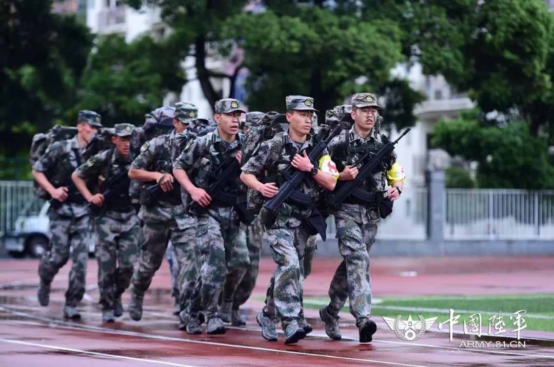【影像志】领略“热血”之美！陆军军医大学2018年运动会暨第八届红色军医文化节火热开幕！