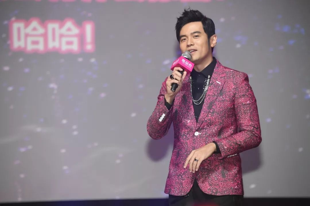 网络巨头牵手过气网红 Papi酱任百度AppCC