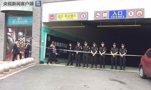 江苏常熟万达广场停车场管道掉落致3死 广场已